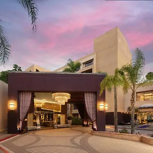 Avenue Of The Arts Costa Mesa, A Tribute Portfolio 4*, Costa Mesa United States