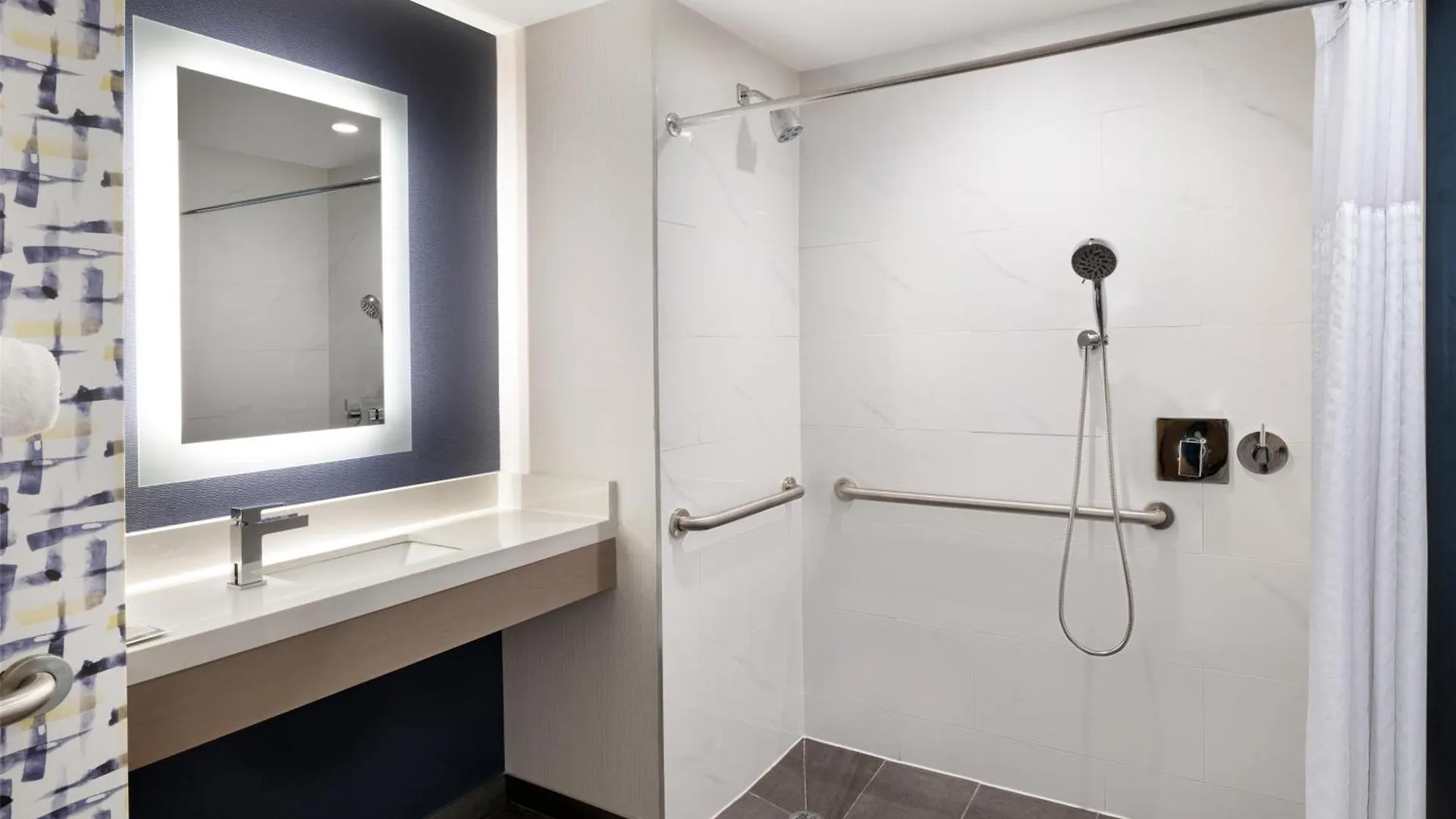 Hotel Doubletree By Hilton Long Island City, Ny